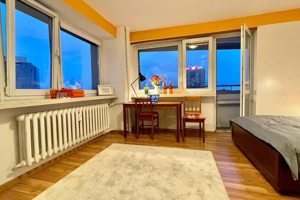 Orange Metro Fast Wifi 1Gbs Big Tv Hbo Appletv Apartment Варшава Екстериор снимка