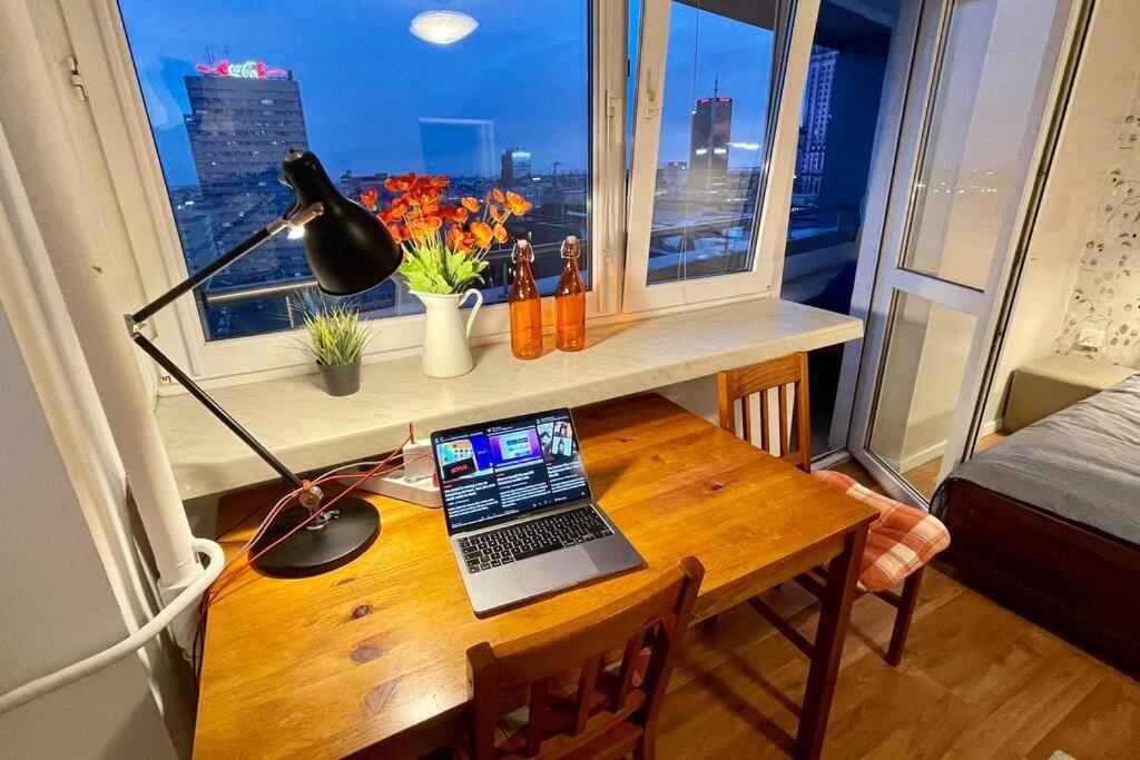 Orange Metro Fast Wifi 1Gbs Big Tv Hbo Appletv Apartment Варшава Екстериор снимка